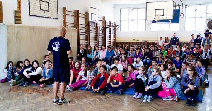 The runners carry out drug education programs in some 300 towns and cities throughout Hungary.