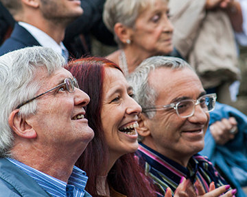 Church of Scientology mission of Como opening. Audience reaction.