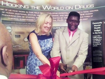 Dr. Linda Lagemann and human rights advocate Gary Thompson cut the ribbon of the CCHR traveling exhibit August 10, 2017, at the Sheraton Hotel in New York.