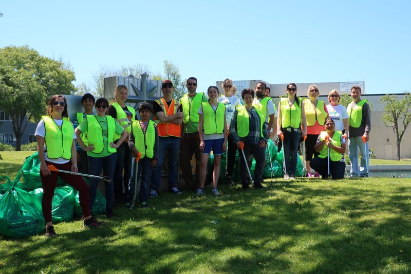 Volunteers from the Church of Scientology Stevens Creek participate in the annual Earth Day clean up