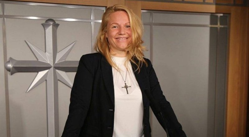 Rev. RenáRev. Renáta Szommer found that becoming a minister helped her understand more about Scientology and other religions and increased her ability to help.ta Szommer  (Photo courtesy of the Church of Scientology of Hungary)