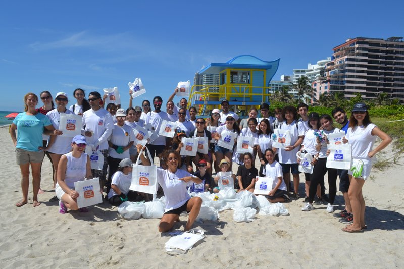 Volunteers from The Way to Happiness Foundation and the Church of Scientology Miami participated in a local beach cleanup.
