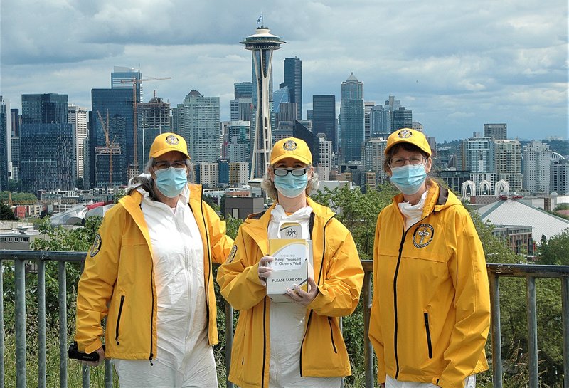 Seattle was hit early and hard by the coronavirus. Scientology Volunteer Ministers are helping ensure that once the city reopens, it can be done without a hitch by helping residents understand the basics of prevention with these Stay Well booklets.