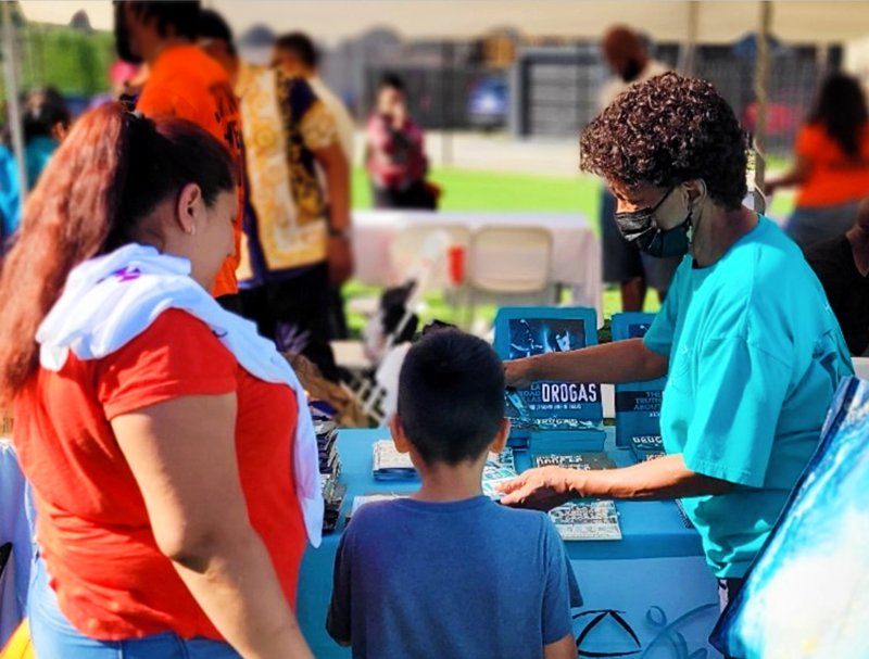 Drug-Free World volunteers bring the truth about drugs to D.C. kids.