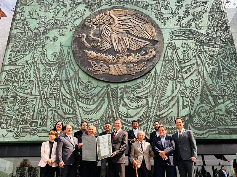 Congressmen, officials and representatives of the Church of Scientology outside the National Congress of Mexico with the proclamations presented on behalf of L. Ron Hubbard.
